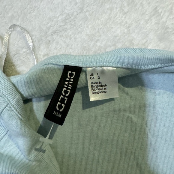 H&M buttoned crop top - Picture 3 of 3